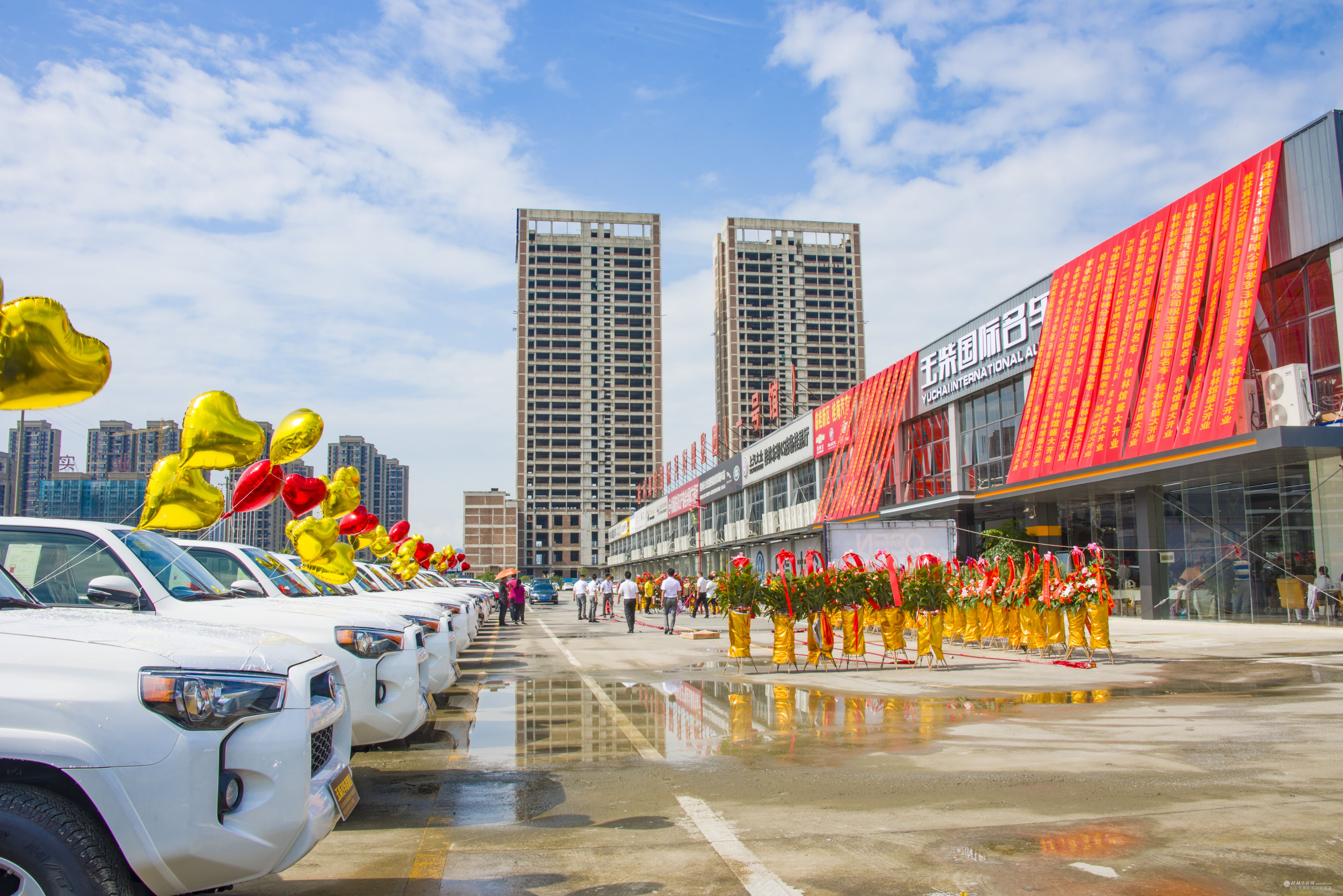 包含南方豪强展现实力，赢得国际关注和认可的词条