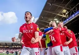 APP官方下载-阿森纳输给伯恩茅斯，战绩大幅滑坡(阿森纳vs伯恩利首发奥巴梅扬领衔 托马)