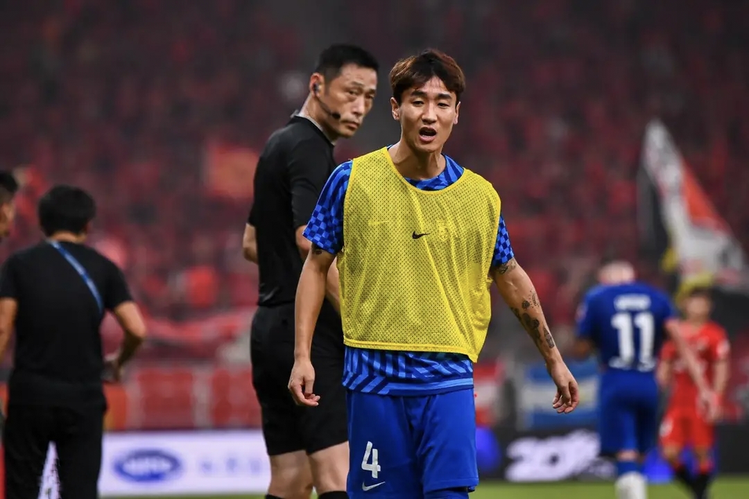 红牌还能继续比赛吗